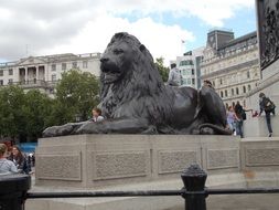 london trafalgar square statue lion