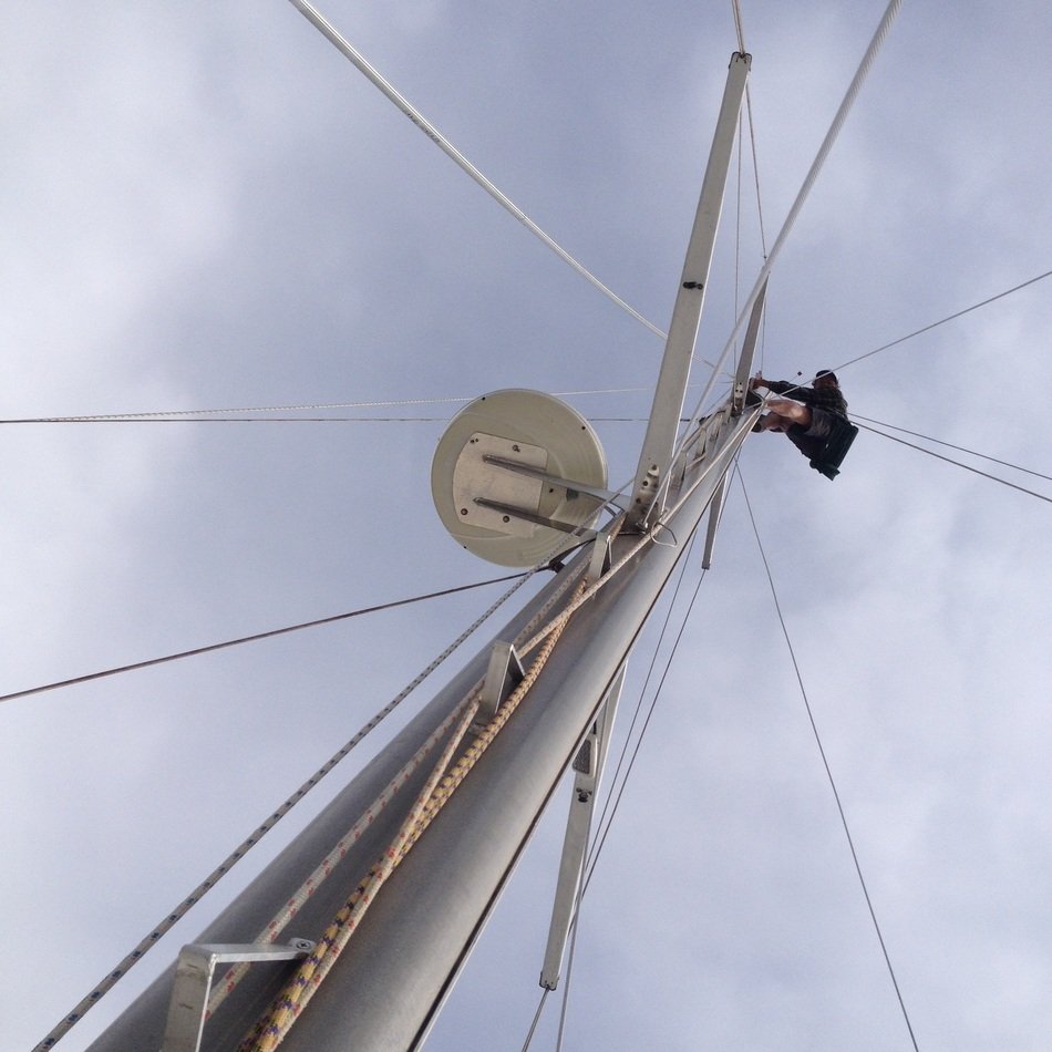 the mast of the yacht
