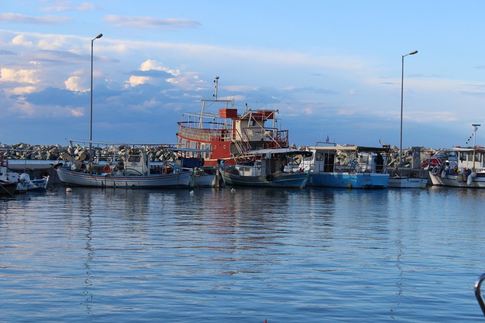 boat travel into the sea