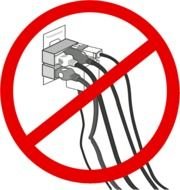 sign prohibiting the connection of many wires to an outlet