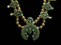 Indian Tribe women’s necklace with green gems