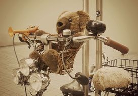 teddy bear on the bike