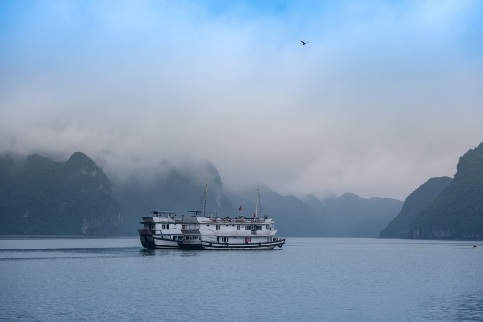 ship in the long bay of vietnam