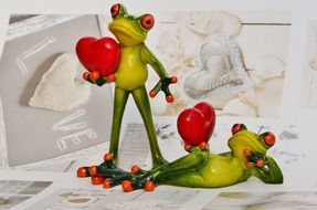 toy frogs with hearts