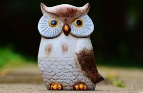 figure of a cute owl