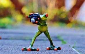 ceramic frog with camera