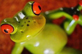 ceramic green frog