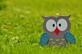 funny wooden owl figure