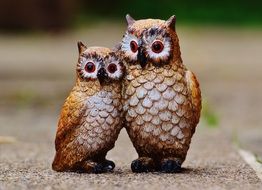 two owls, figurine