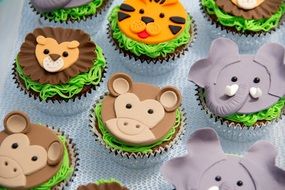 cupcakes with animal faces for birthday