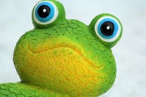 yellow green gecko toy