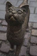 Cat looking up, vintage Bronze Sculpture
