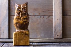 wooden owl statue