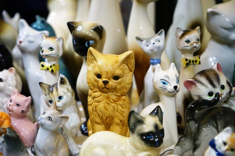 Cat and Dog Ceramics Sculpture Toys close-up