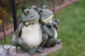 ceramic Frog Swing