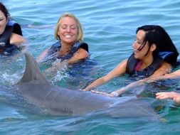 Dolphin Sea and girls