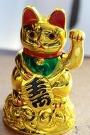 Gold statue of chinesse kitten