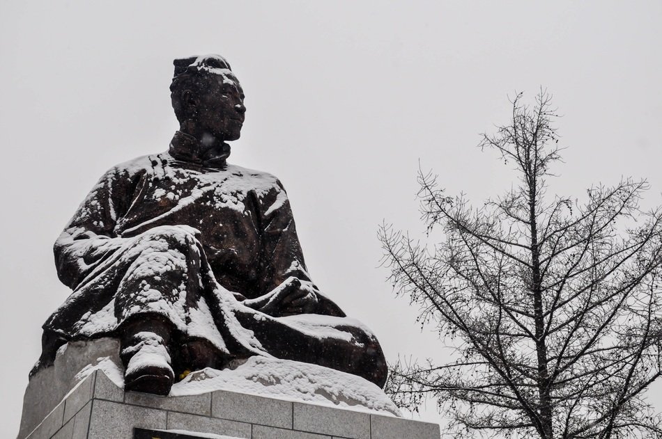 statue to the writer in ulan bator