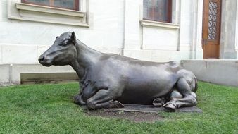Bronze statue Lying Cow