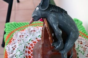 animal sculpture