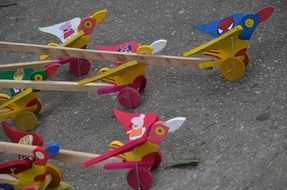 birds like wooden toys