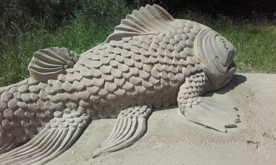 sand fish statue