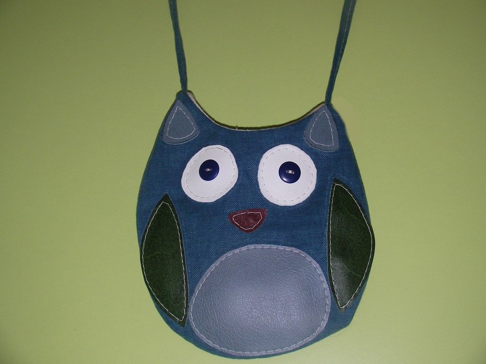 Owl formed bag