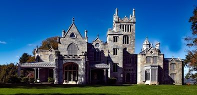 historical mansion in Tarritown