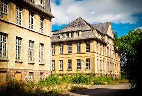 lapsed school building