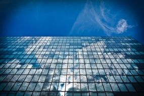 glass facade of a skyscraper in DÃ¼sseldorf