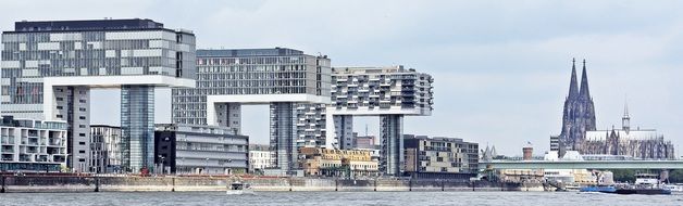 modern crane homes