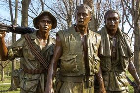 friends at the vietnamese memorial