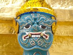 head of the great buddha near the wall