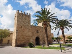 Porta Del Moll city gate