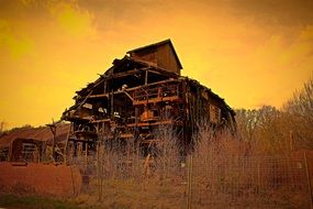 Picture of the ruined building