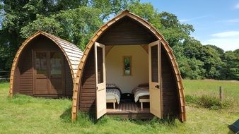 garden summer cabins