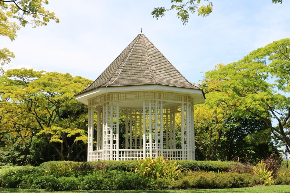arbor in the botanical garden