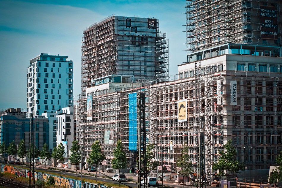 the construction of modern skyscrapers in Dusseldorf