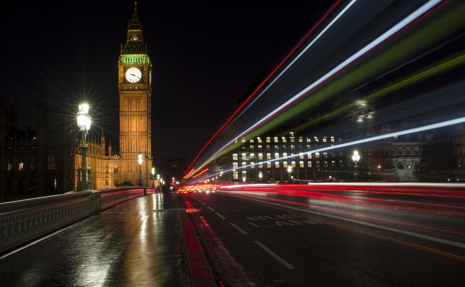 expressway near big ben in london