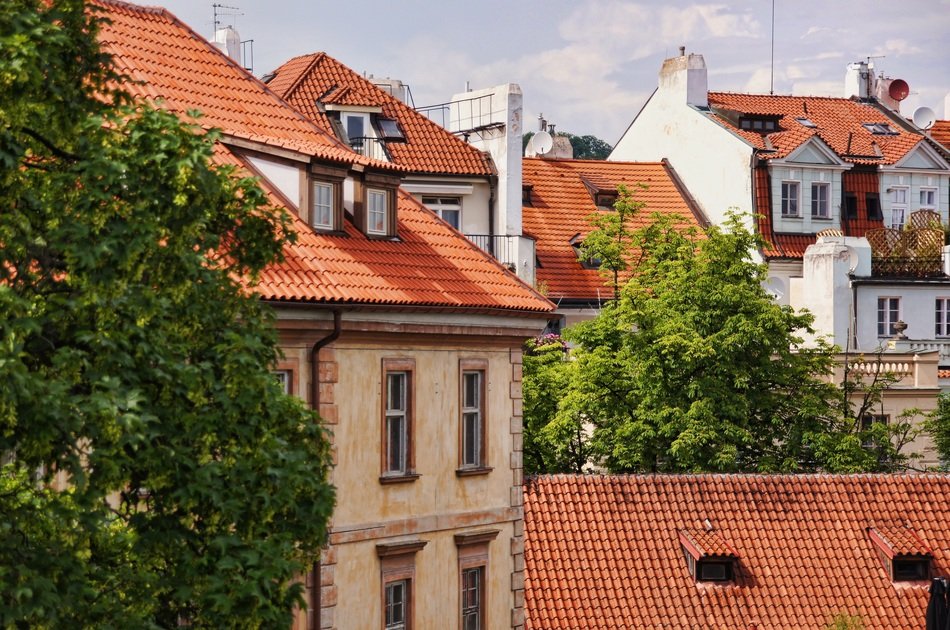 housesâ roofs in Prague