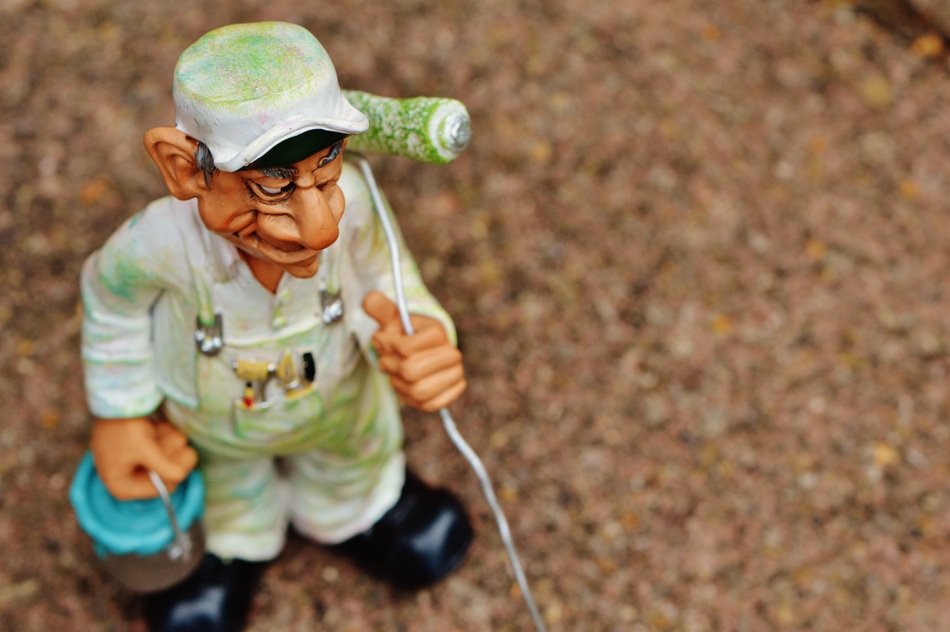 ceramic figurine in the form of an artist