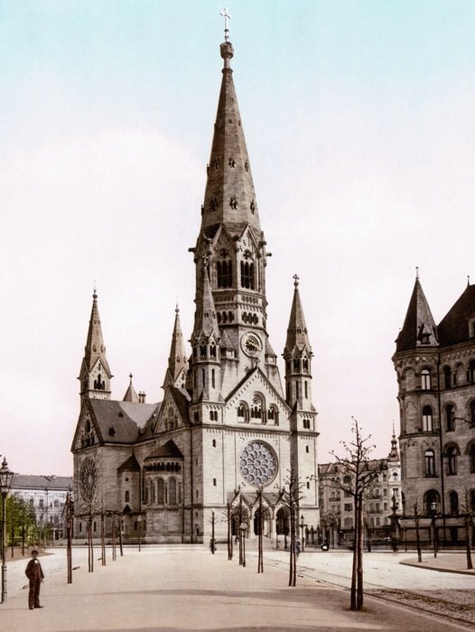 Postcard of 1900 with a picture of the beautiful buildings in Berlin, Germany