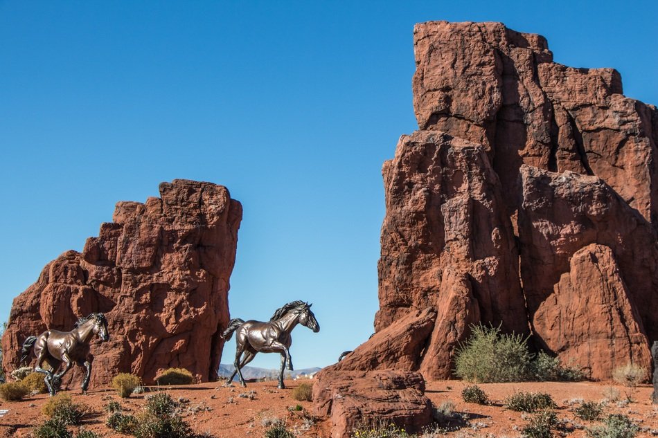 bronze monument of scenic nature in utah