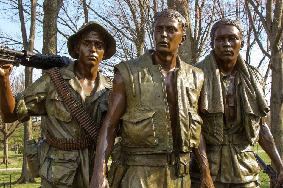 friends at the vietnamese memorial