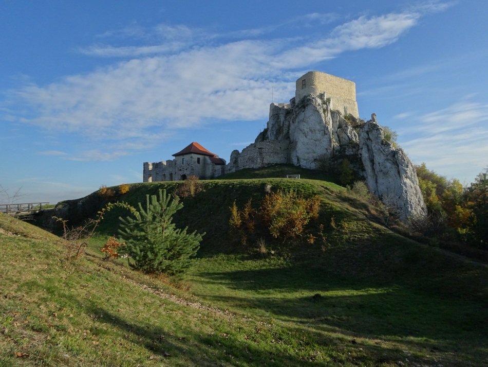 ruins of castle in rabsztyn