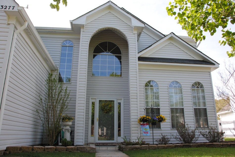 white house in suburb
