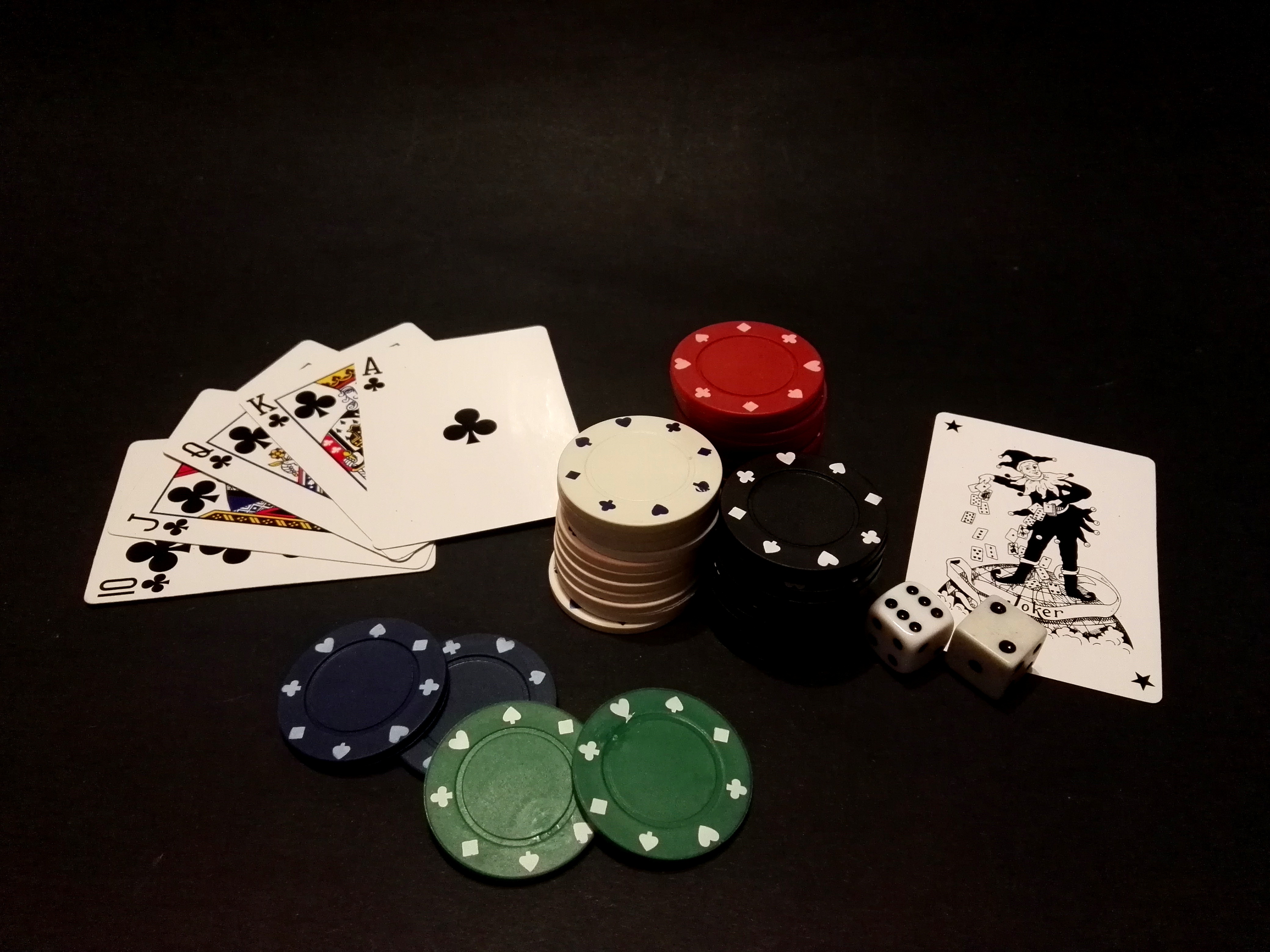 Покерная фишка креатив