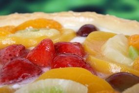 fruit with cream on the cake