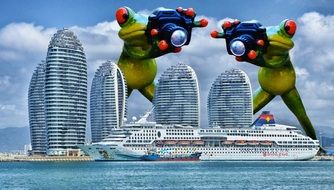 Frogs Giant Funny as a photographers over ocean liners