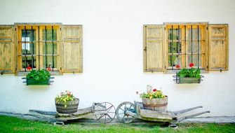 Lattice Windows